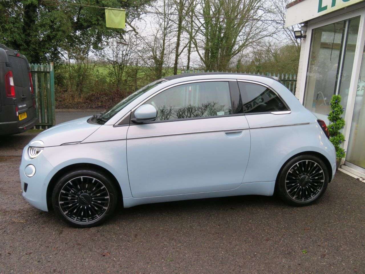 2023 FIAT 500E C 2023 FIAT 500E C