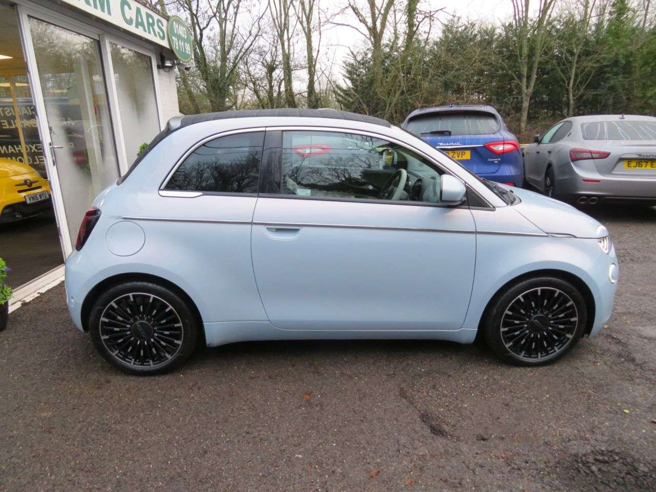 2023 FIAT 500E C 2023 FIAT 500E C