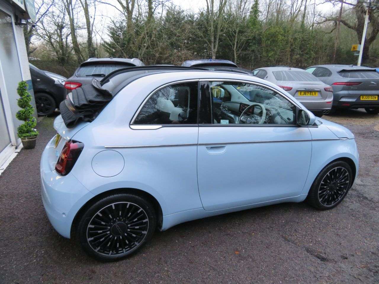 2023 FIAT 500E C 2023 FIAT 500E C