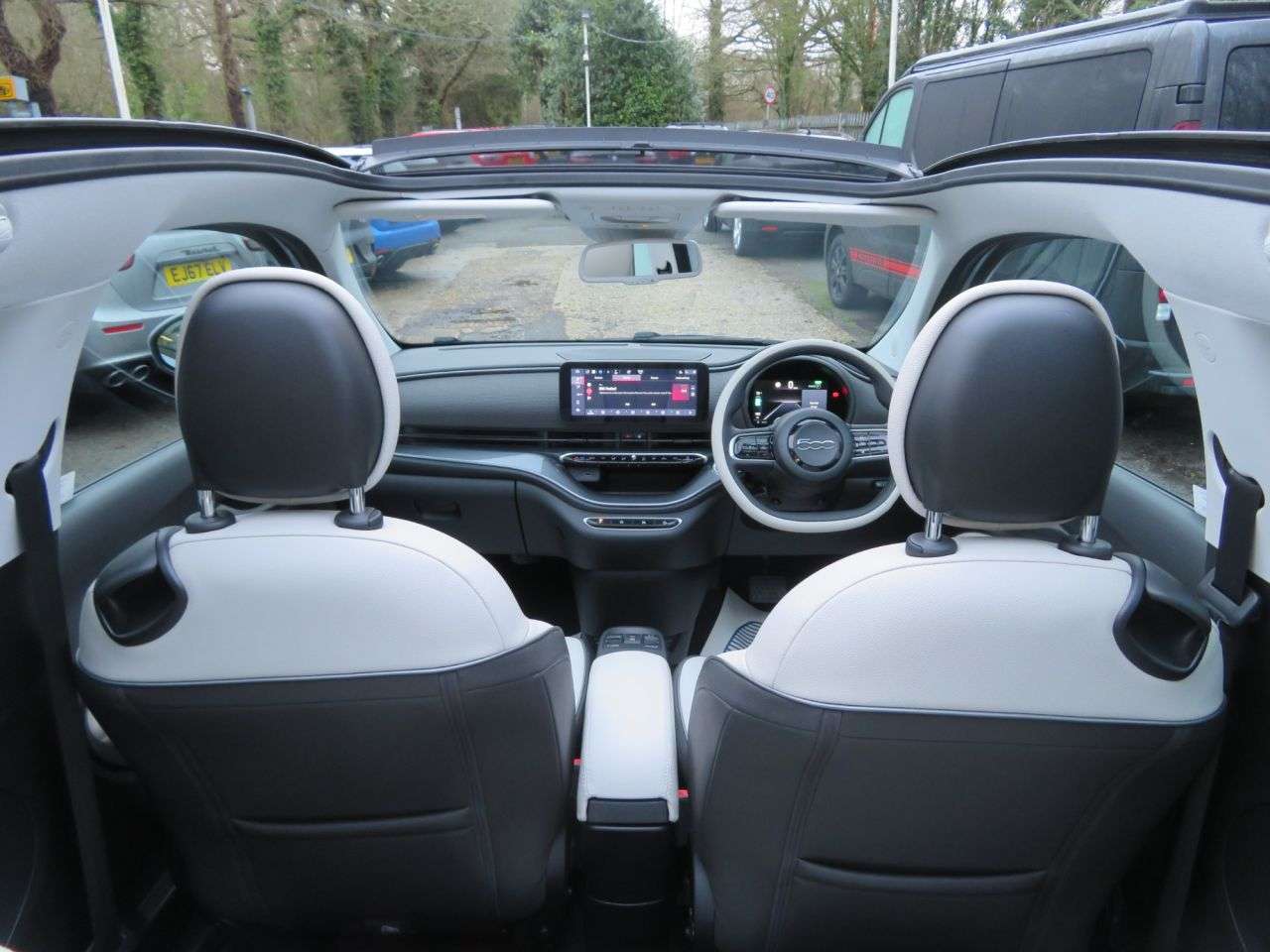 2023 FIAT 500E C 2023 FIAT 500E C