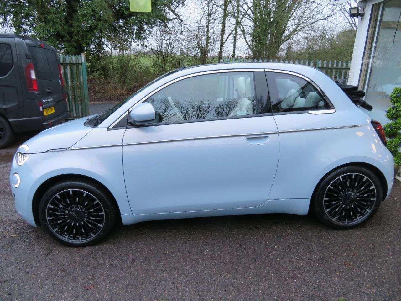 2023 FIAT 500E C 2023 FIAT 500E C