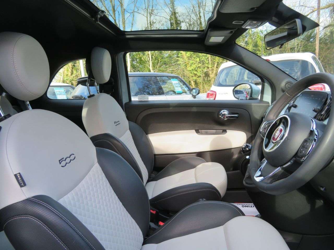 A 2022 FIAT 500 1.0 MHEV Dolcevita Hatchback 3dr Petrol Manual Euro 6 (s/s) (70 bhp) PANO R A 2022 FIAT 500 1.0 MHEV Dolcevita Hatchback 3dr Petrol Manual Euro 6 (s/s) (70 bhp) PANO R