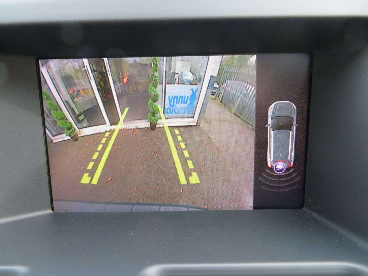 A 2017 VOLVO XC60 2.4 D4 R-Design Lux Nav SUV 5dr Diesel Automatic All Wheel Drive Euro 6 (s/ A 2017 VOLVO XC60 2.4 D4 R-Design Lux Nav SUV 5dr Diesel Automatic All Wheel Drive Euro 6 (s/