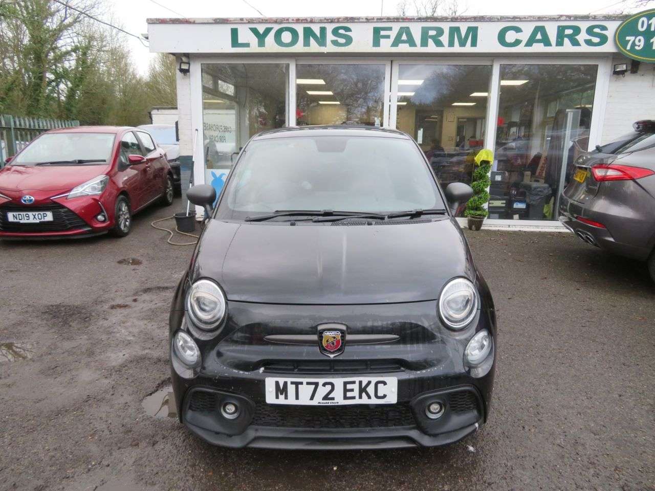 2022 ABARTH 695 2022 ABARTH 695