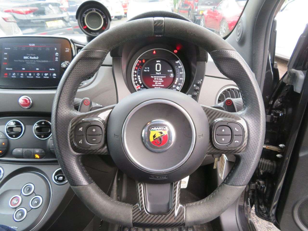 2022 ABARTH 695 2022 ABARTH 695