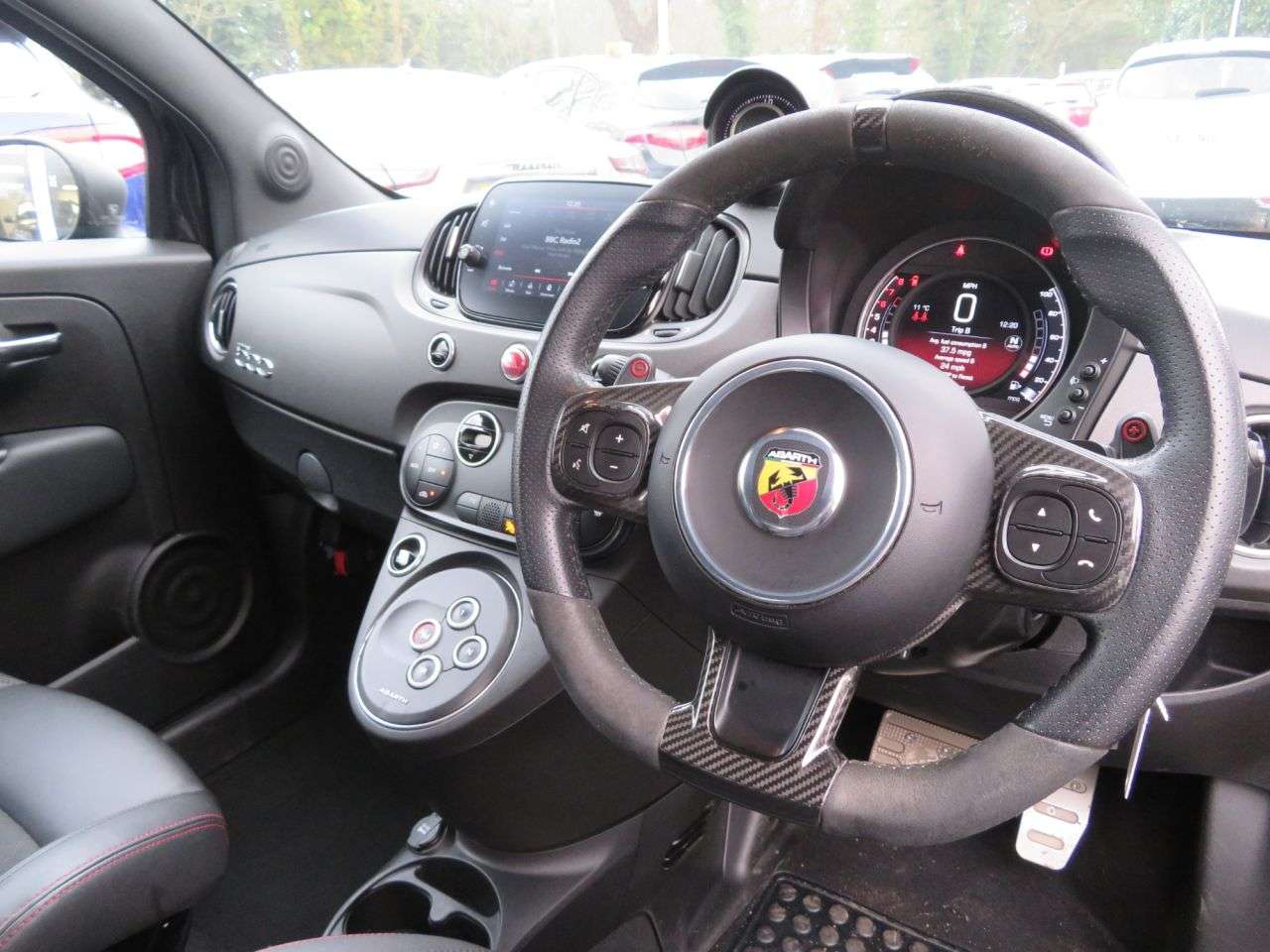 2022 ABARTH 695 2022 ABARTH 695
