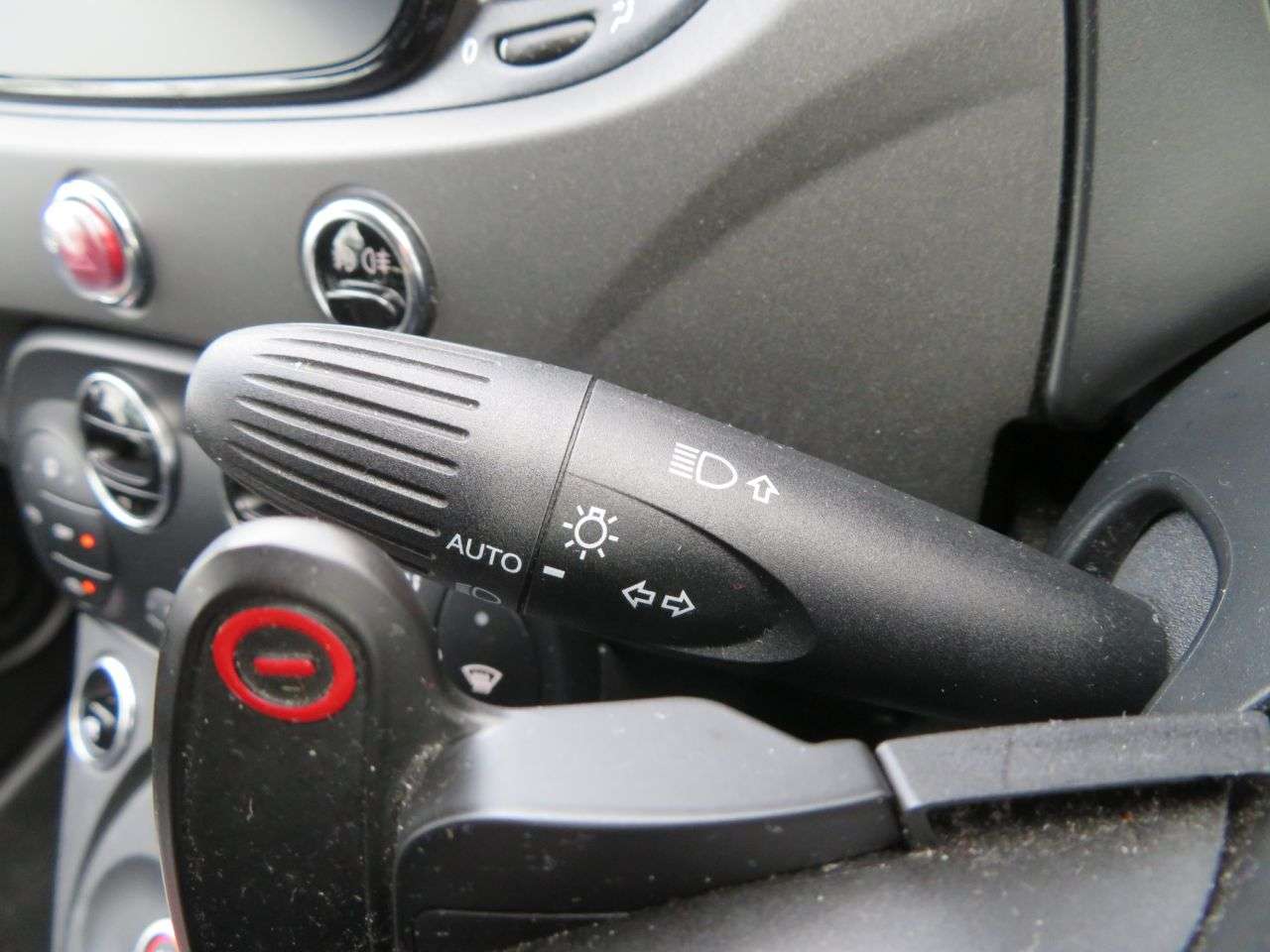 2022 ABARTH 695 2022 ABARTH 695