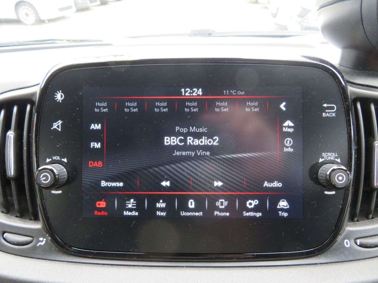 2022 ABARTH 695 2022 ABARTH 695