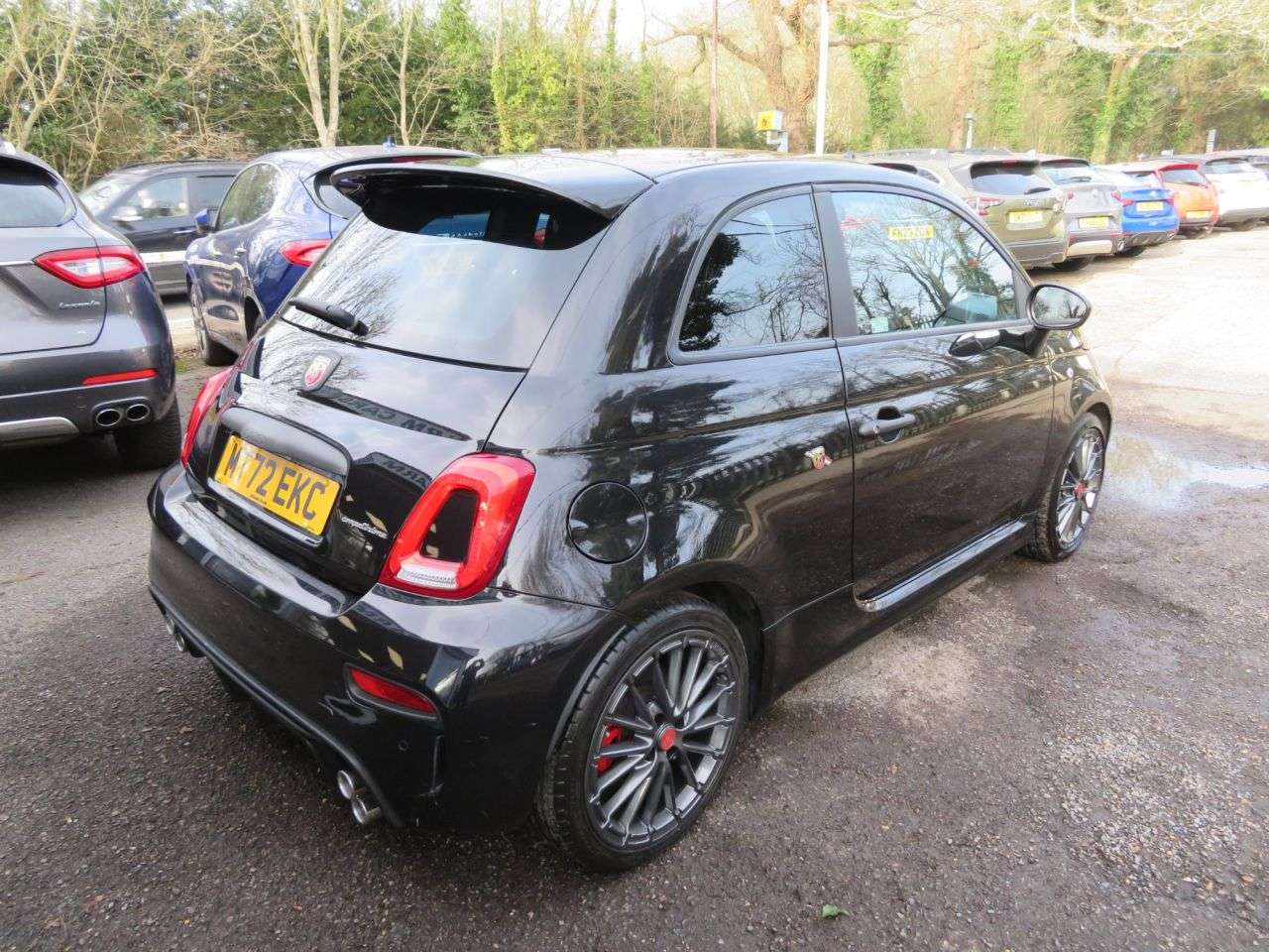 2022 ABARTH 695 2022 ABARTH 695