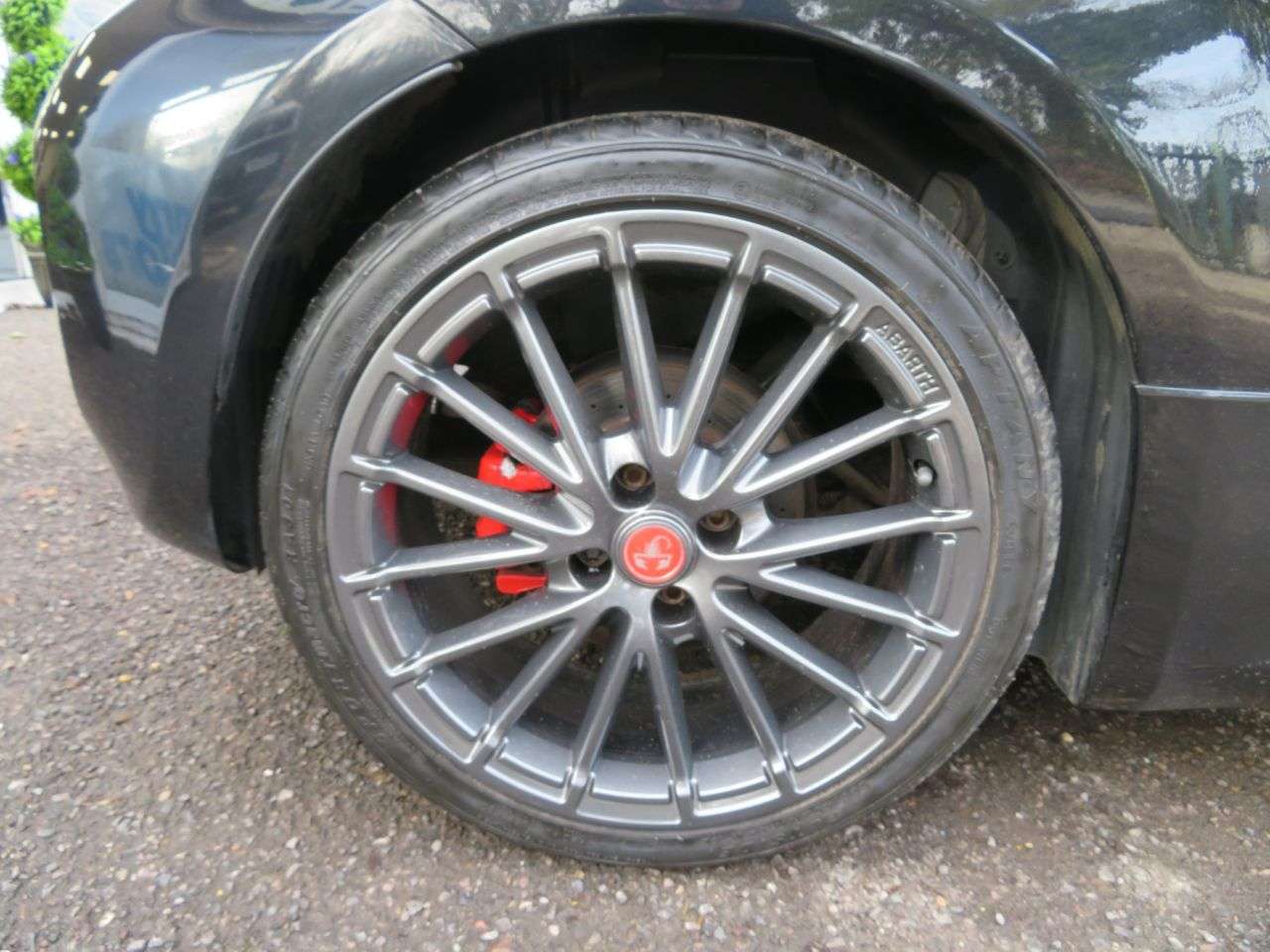 2022 ABARTH 695 2022 ABARTH 695