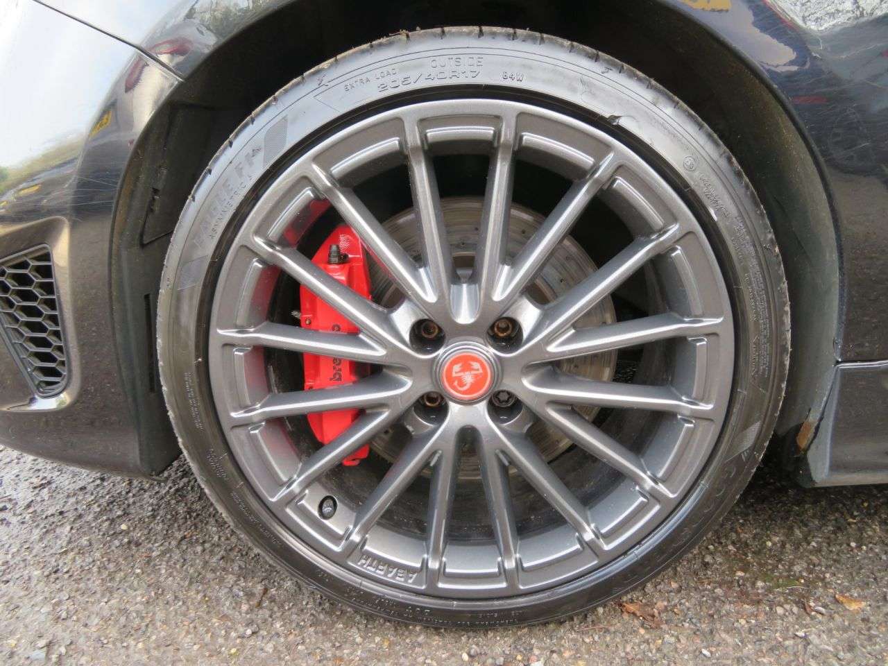 2022 ABARTH 695 2022 ABARTH 695