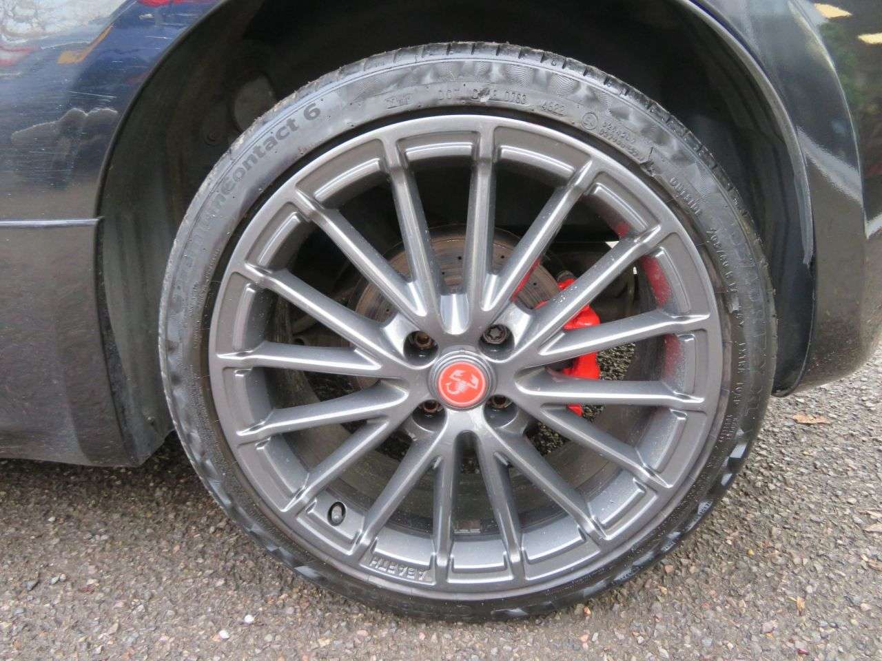 2022 ABARTH 695 2022 ABARTH 695