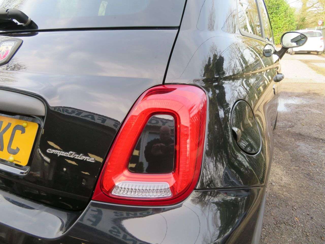 2022 ABARTH 695 2022 ABARTH 695