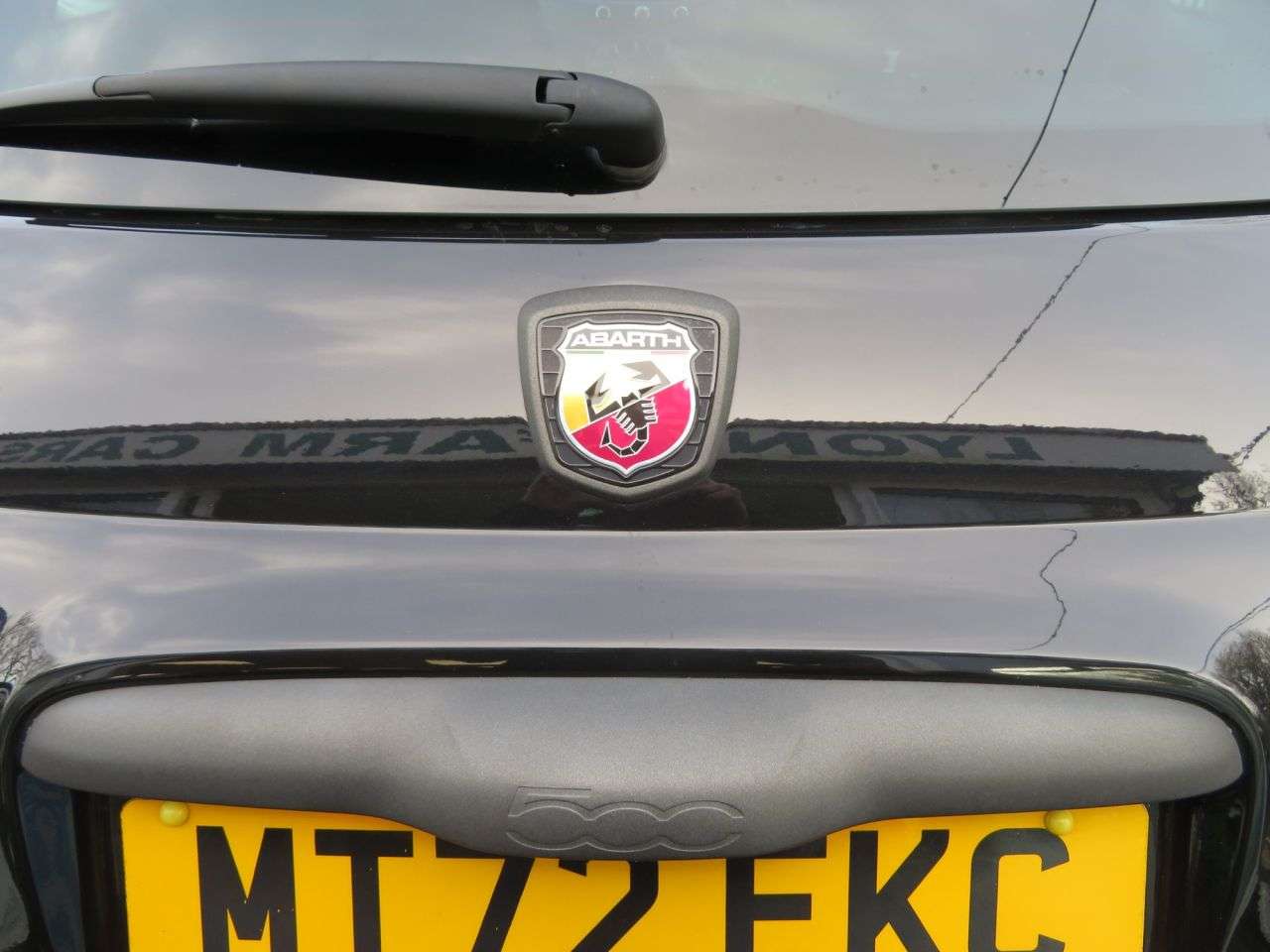 2022 ABARTH 695 2022 ABARTH 695