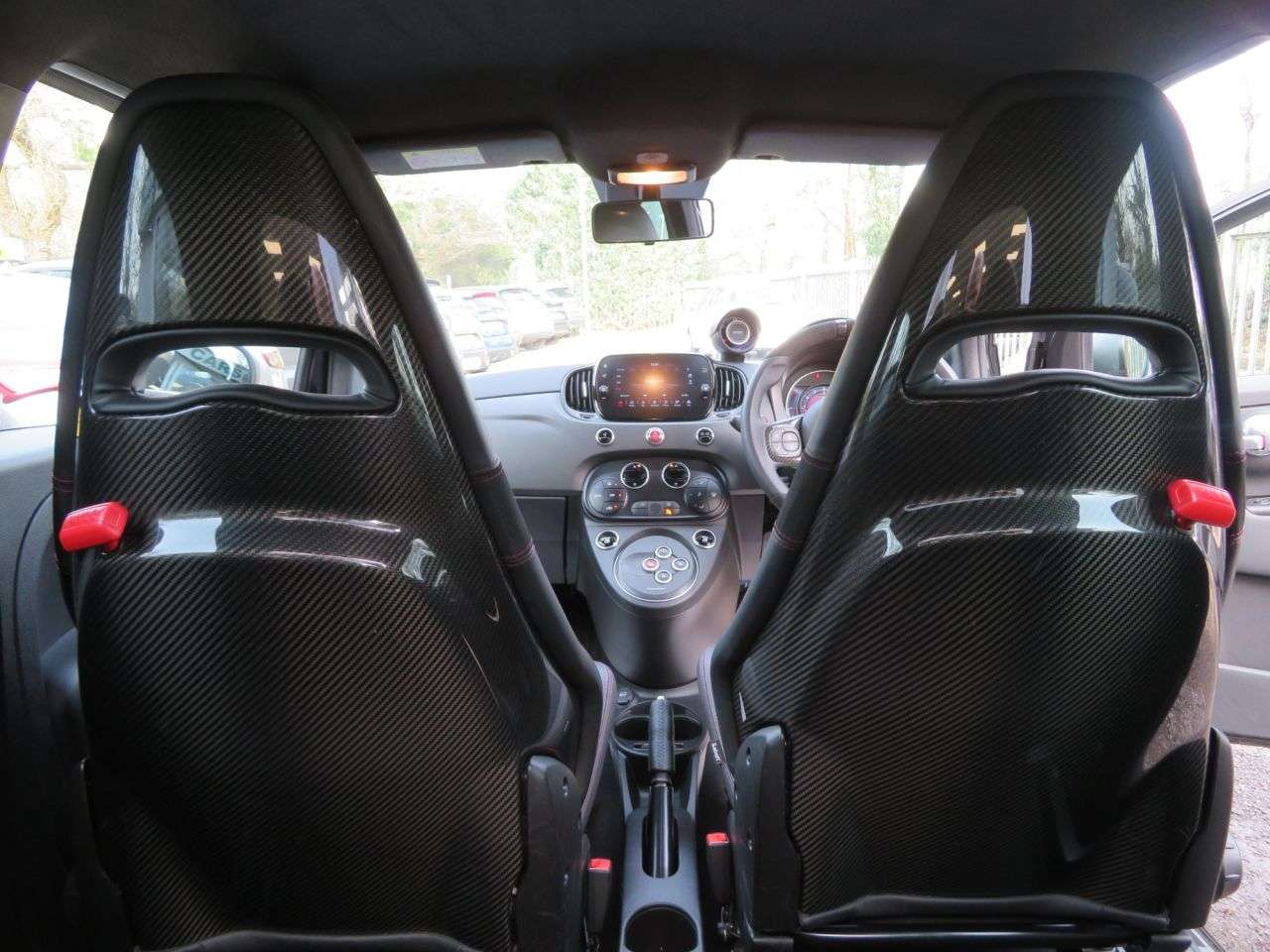 2022 ABARTH 695 2022 ABARTH 695