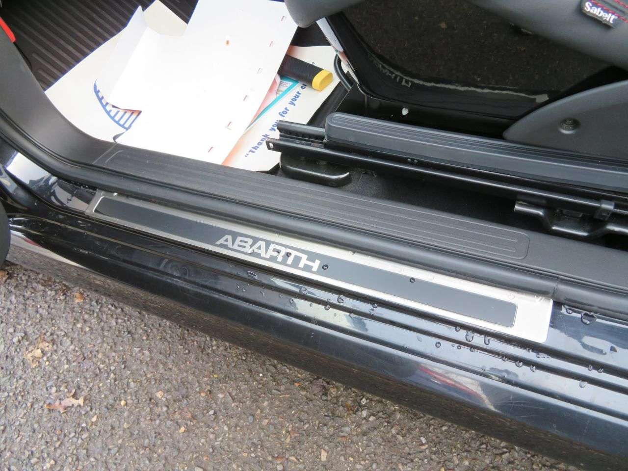 2022 ABARTH 695 2022 ABARTH 695