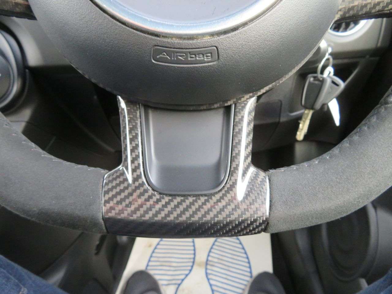 2022 ABARTH 695 2022 ABARTH 695