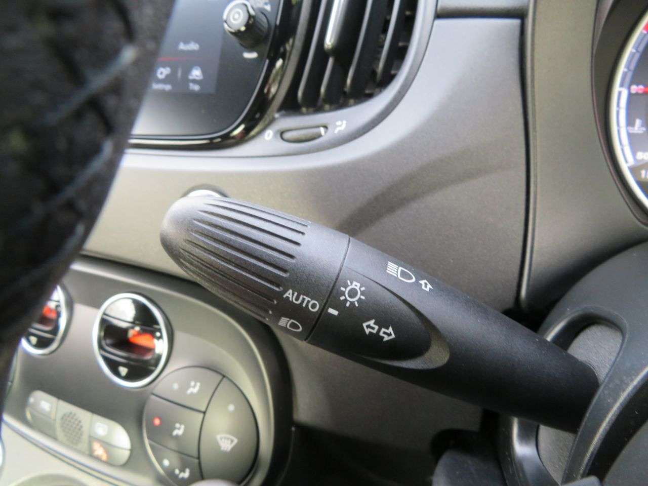 2022 ABARTH 695 2022 ABARTH 695