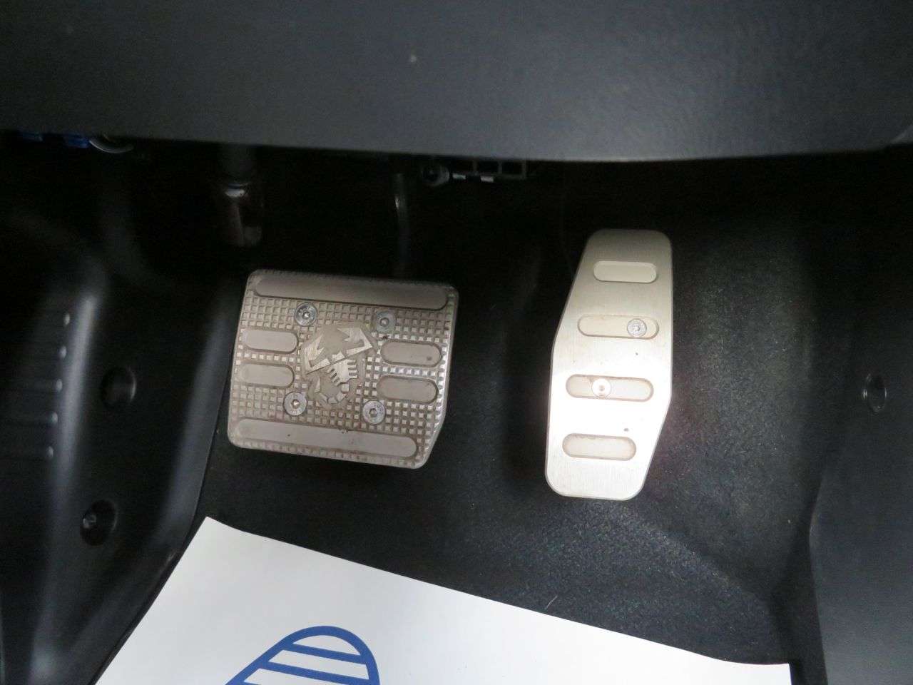 2022 ABARTH 695 2022 ABARTH 695