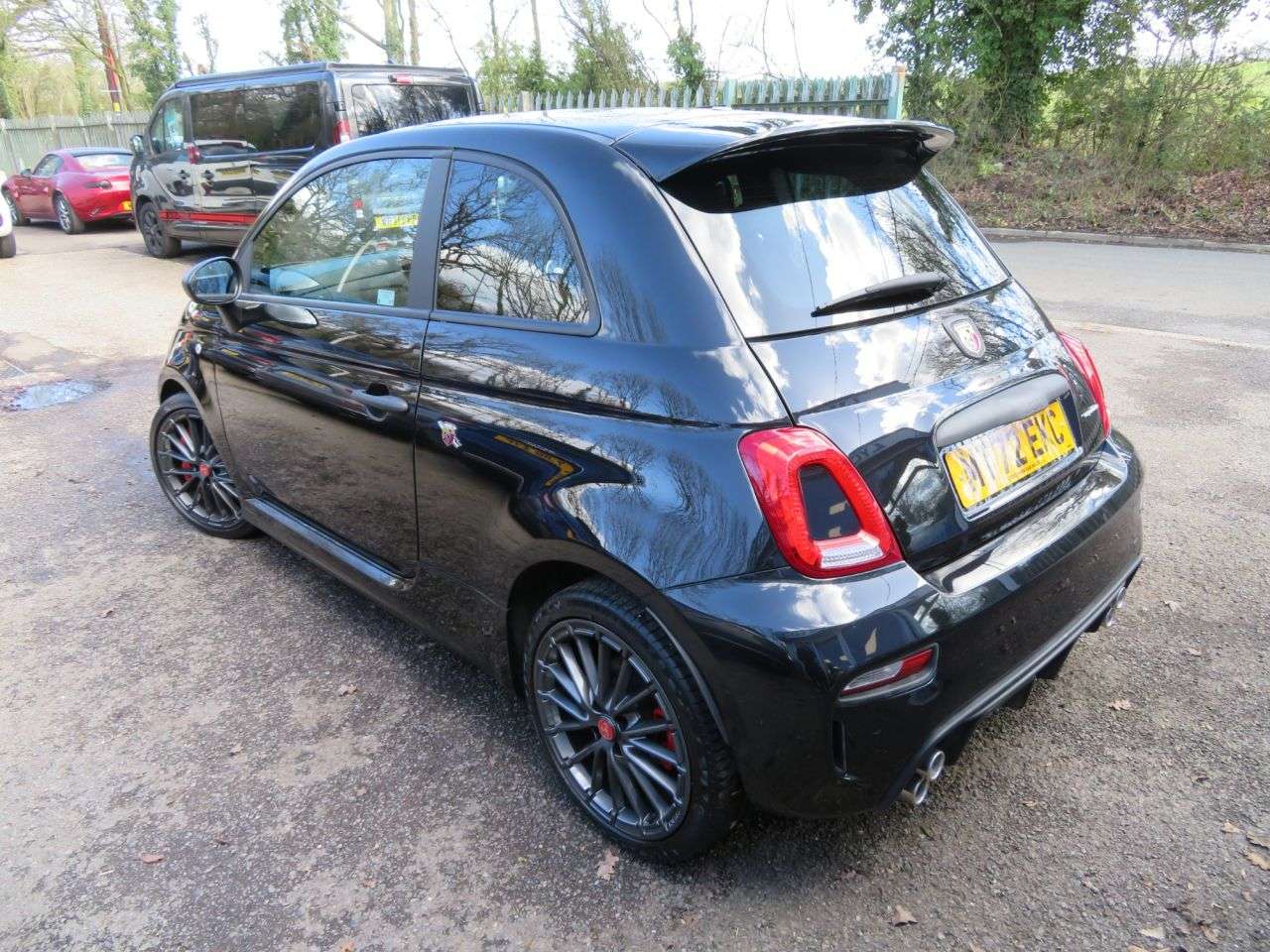 2022 ABARTH 695 2022 ABARTH 695