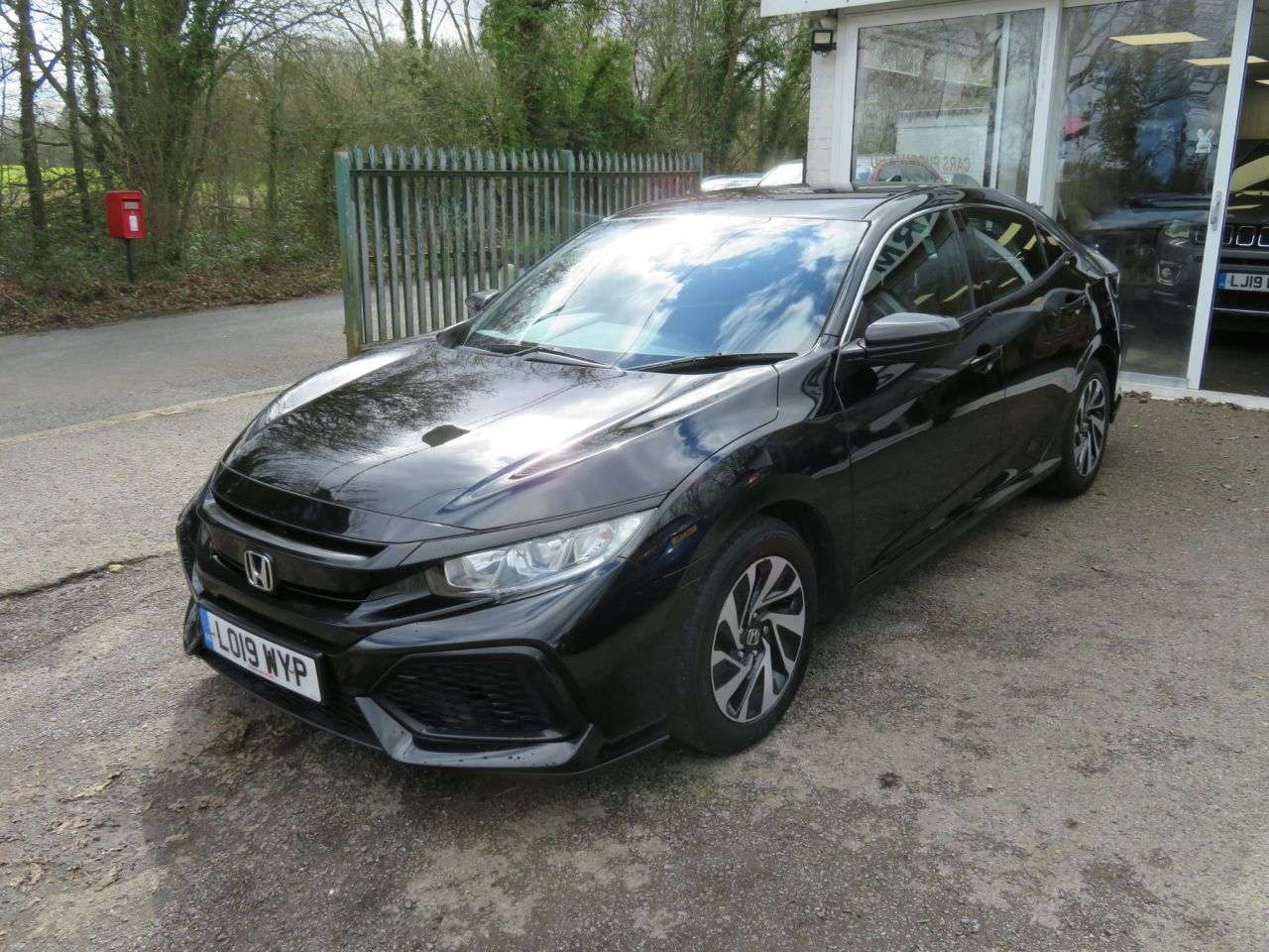 A 2019 HONDA CIVIC 1.6 i-DTEC SE Hatchback 5dr Diesel Manual Euro 6 (s/s) (120 ps) 16" ALLOYS A 2019 HONDA CIVIC 1.6 i-DTEC SE Hatchback 5dr Diesel Manual Euro 6 (s/s) (120 ps) 16" ALLOYS