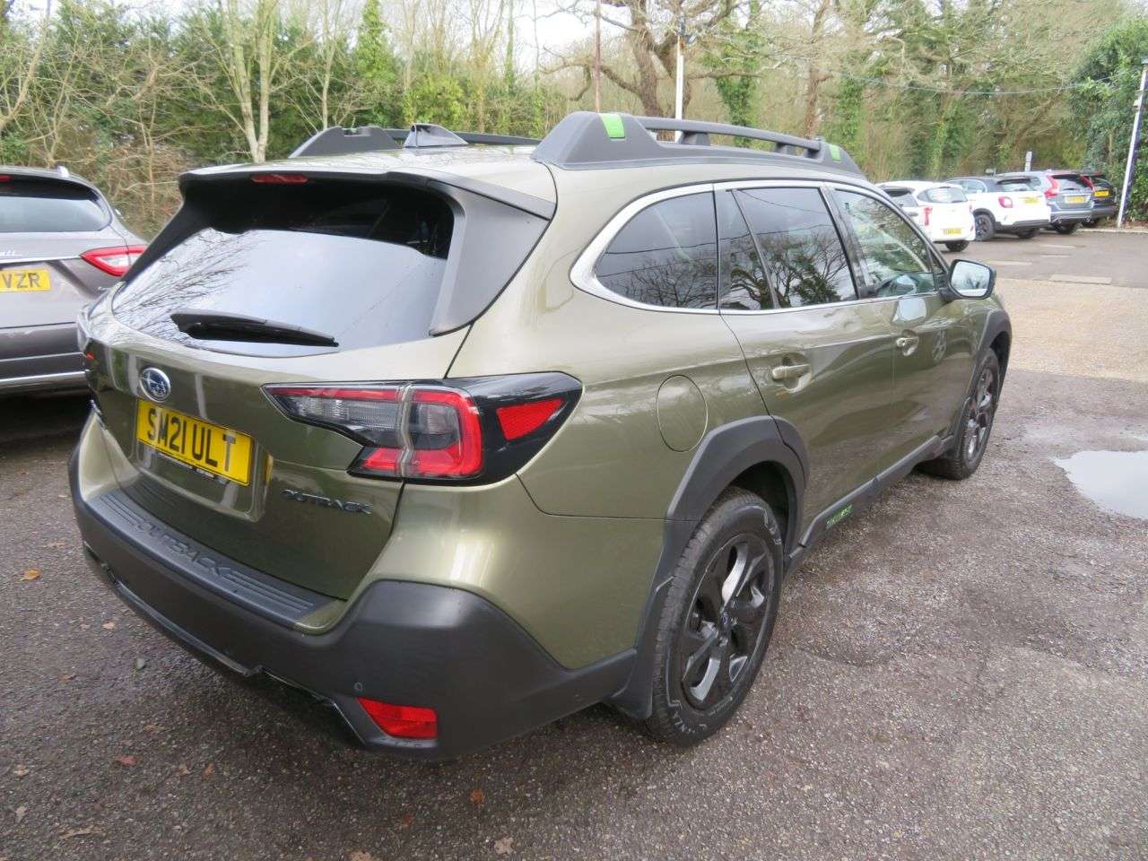 A 2021 SUBARU OUTBACK 2.5i Field Estate 5dr Petrol Lineartronic 4 Wheel Drive Euro 6 (s/s) (169 p A 2021 SUBARU OUTBACK 2.5i Field Estate 5dr Petrol Lineartronic 4 Wheel Drive Euro 6 (s/s) (169 p