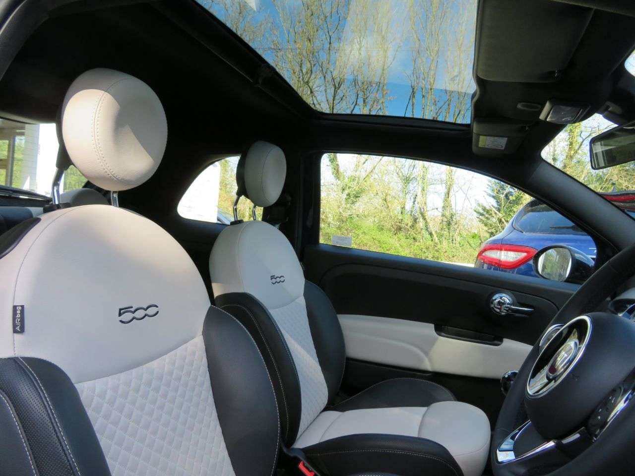 A 2022 FIAT 500 1.0 MHEV Dolcevita Hatchback 3dr Petrol Manual Euro 6 (s/s) (70 bhp) SUNROO A 2022 FIAT 500 1.0 MHEV Dolcevita Hatchback 3dr Petrol Manual Euro 6 (s/s) (70 bhp) SUNROO