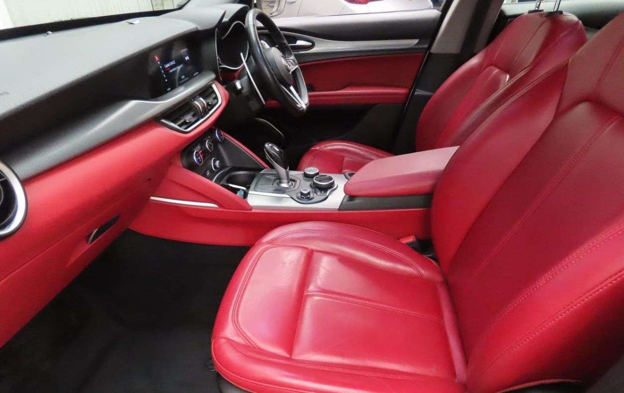 A 2017 ALFA ROMEO STELVIO 2.2 TD Speciale SUV 5dr Diesel Automatic Q4 All Wheel Drive Euro 6 (s/s) (2 A 2017 ALFA ROMEO STELVIO 2.2 TD Speciale SUV 5dr Diesel Automatic Q4 All Wheel Drive Euro 6 (s/s) (2