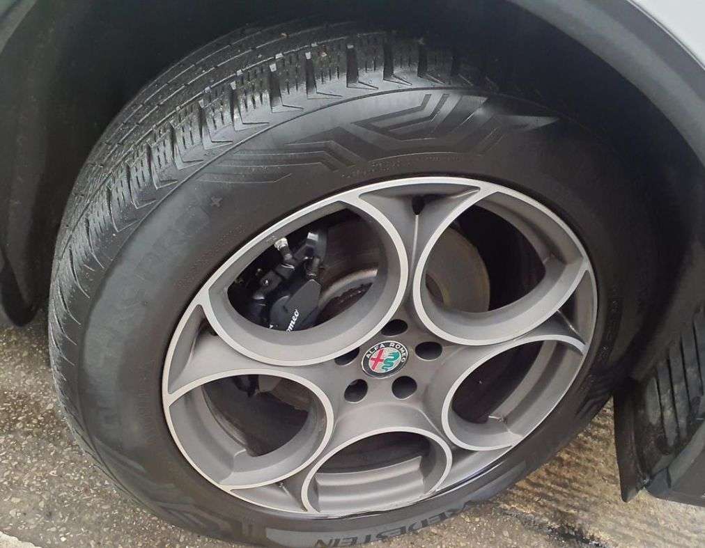 A 2017 ALFA ROMEO STELVIO 2.2 TD Speciale SUV 5dr Diesel Automatic Q4 All Wheel Drive Euro 6 (s/s) (2 A 2017 ALFA ROMEO STELVIO 2.2 TD Speciale SUV 5dr Diesel Automatic Q4 All Wheel Drive Euro 6 (s/s) (2