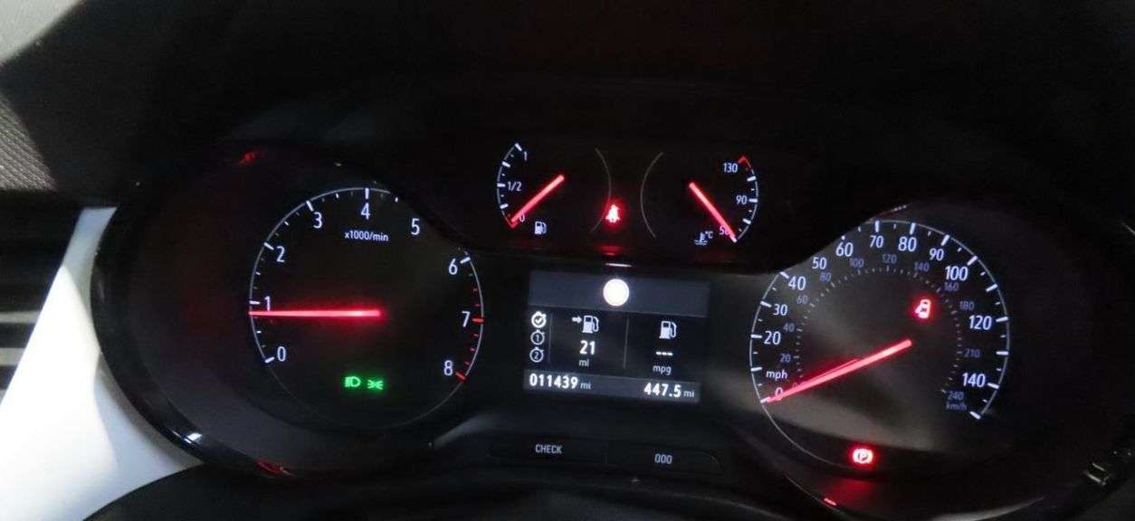 A 2020 VAUXHALL CROSSLAND X 1.2 SRi Nav SUV 5dr Petrol Manual Euro 6 (s/s) (83 ps) A 2020 VAUXHALL CROSSLAND X 1.2 SRi Nav SUV 5dr Petrol Manual Euro 6 (s/s) (83 ps)