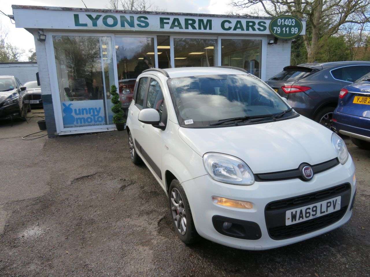 A 2019 FIAT PANDA 1.2 Lounge Hatchback 5dr Petrol Manual Euro 6 (s/s) (69 bhp) A 2019 FIAT PANDA 1.2 Lounge Hatchback 5dr Petrol Manual Euro 6 (s/s) (69 bhp)