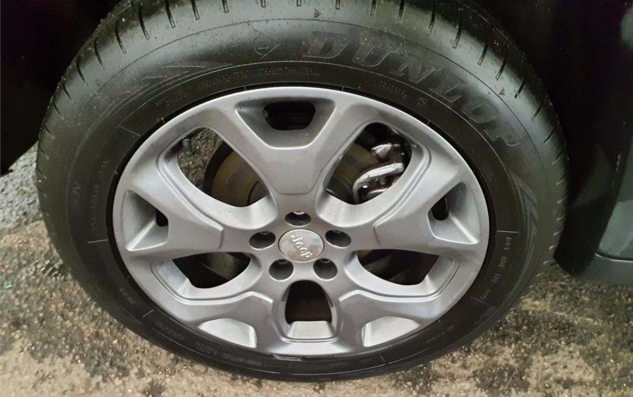 A 2020 JEEP COMPASS 1.4T MultiAirII Limited SUV 5dr Petrol Automatic 4 Wheel Drive Euro 6 (s/s) A 2020 JEEP COMPASS 1.4T MultiAirII Limited SUV 5dr Petrol Automatic 4 Wheel Drive Euro 6 (s/s)