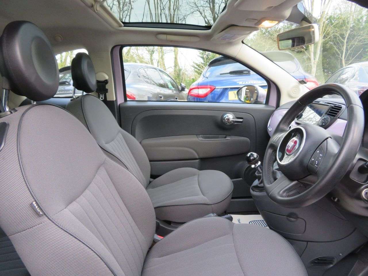A 2014 FIAT 500 1.2 Lounge Hatchback 3dr Petrol Manual Euro 6 (s/s) (69 bhp) APPLE CARPLAY A 2014 FIAT 500 1.2 Lounge Hatchback 3dr Petrol Manual Euro 6 (s/s) (69 bhp) APPLE CARPLAY