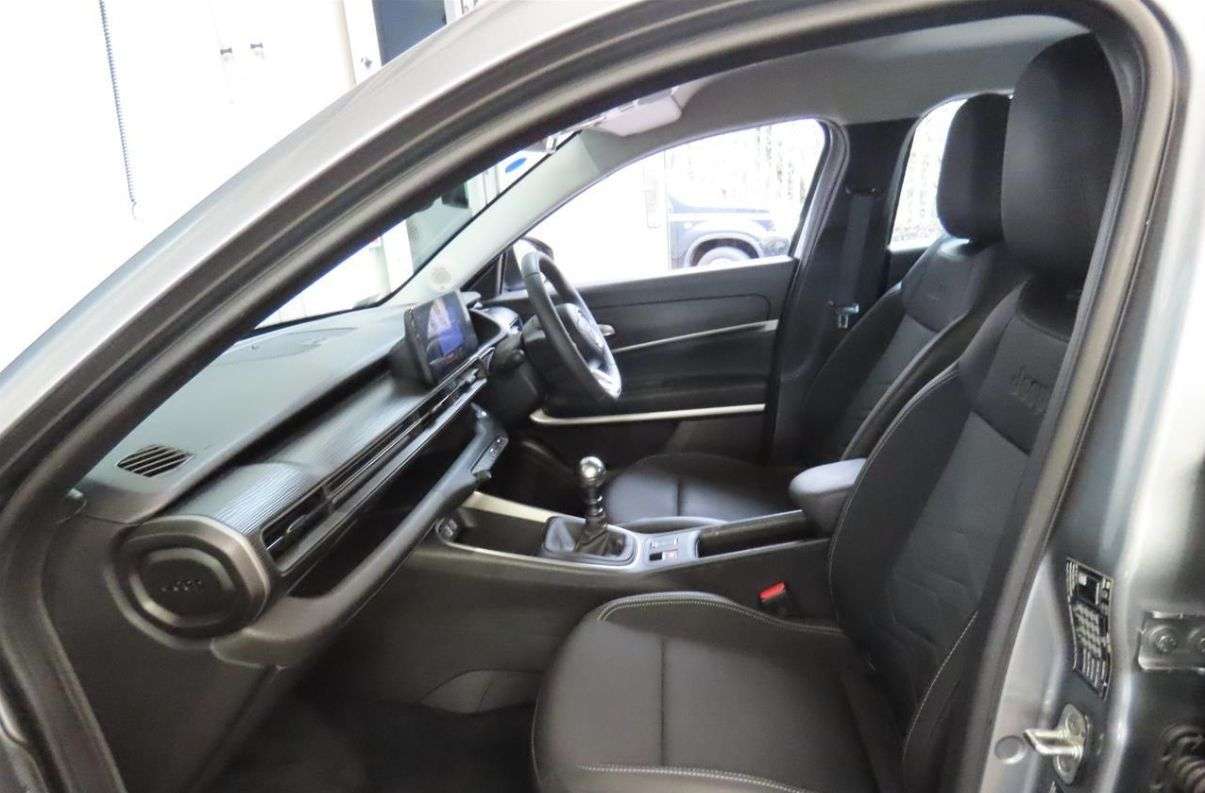 A 2024 JEEP AVENGER 1.2 Turbo Altitude+ SUV 5dr Petrol Manual Euro 6 (s/s) (100 ps) A 2024 JEEP AVENGER 1.2 Turbo Altitude+ SUV 5dr Petrol Manual Euro 6 (s/s) (100 ps)