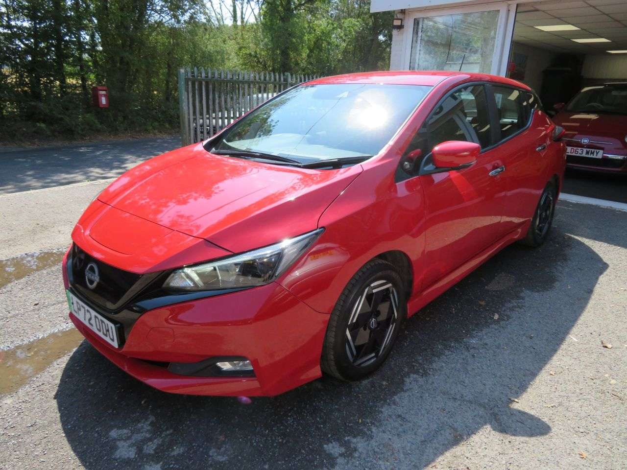 A 2022 NISSAN LEAF 40kWh Acenta Hatchback 5dr Electric Automatic (150 ps) 16" DIAMOND CUT ALLO A 2022 NISSAN LEAF 40kWh Acenta Hatchback 5dr Electric Automatic (150 ps) 16" DIAMOND CUT ALLO