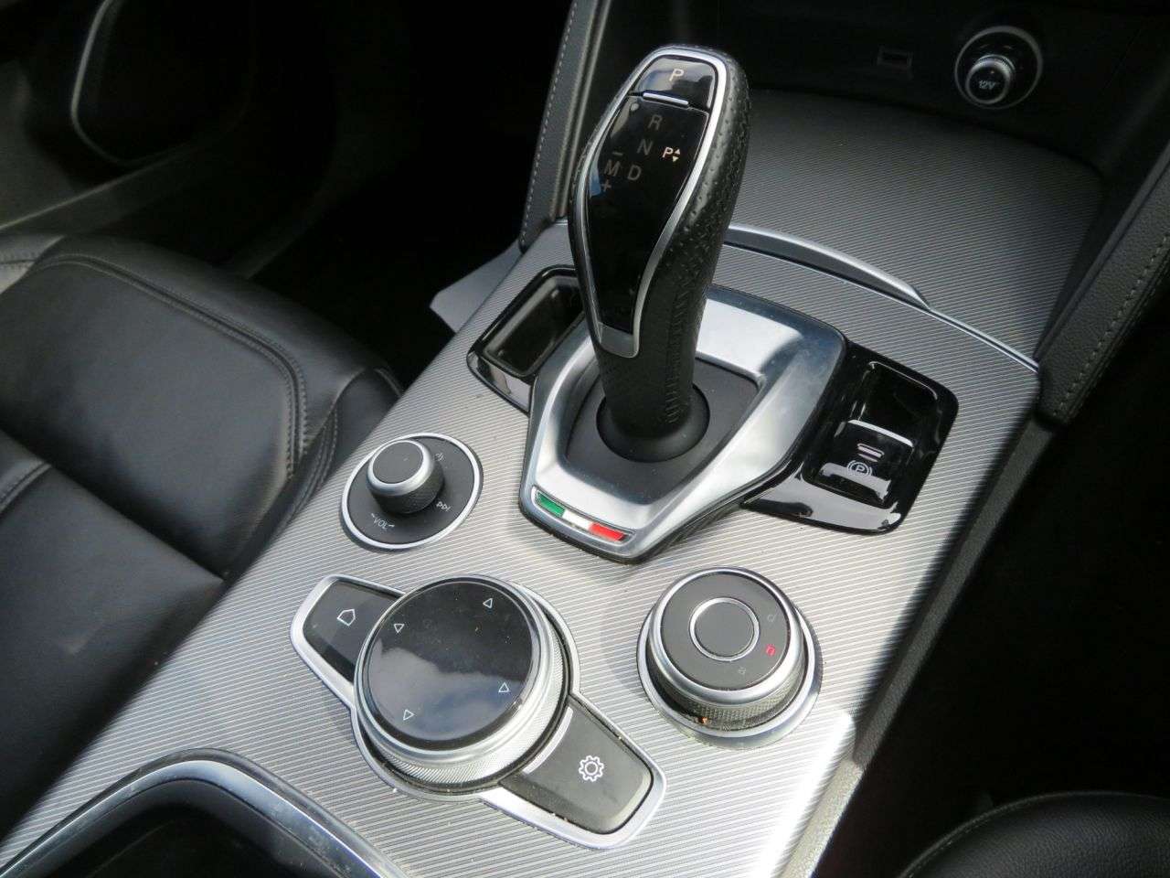 2021 ALFA ROMEO STELVIO 2021 ALFA ROMEO STELVIO