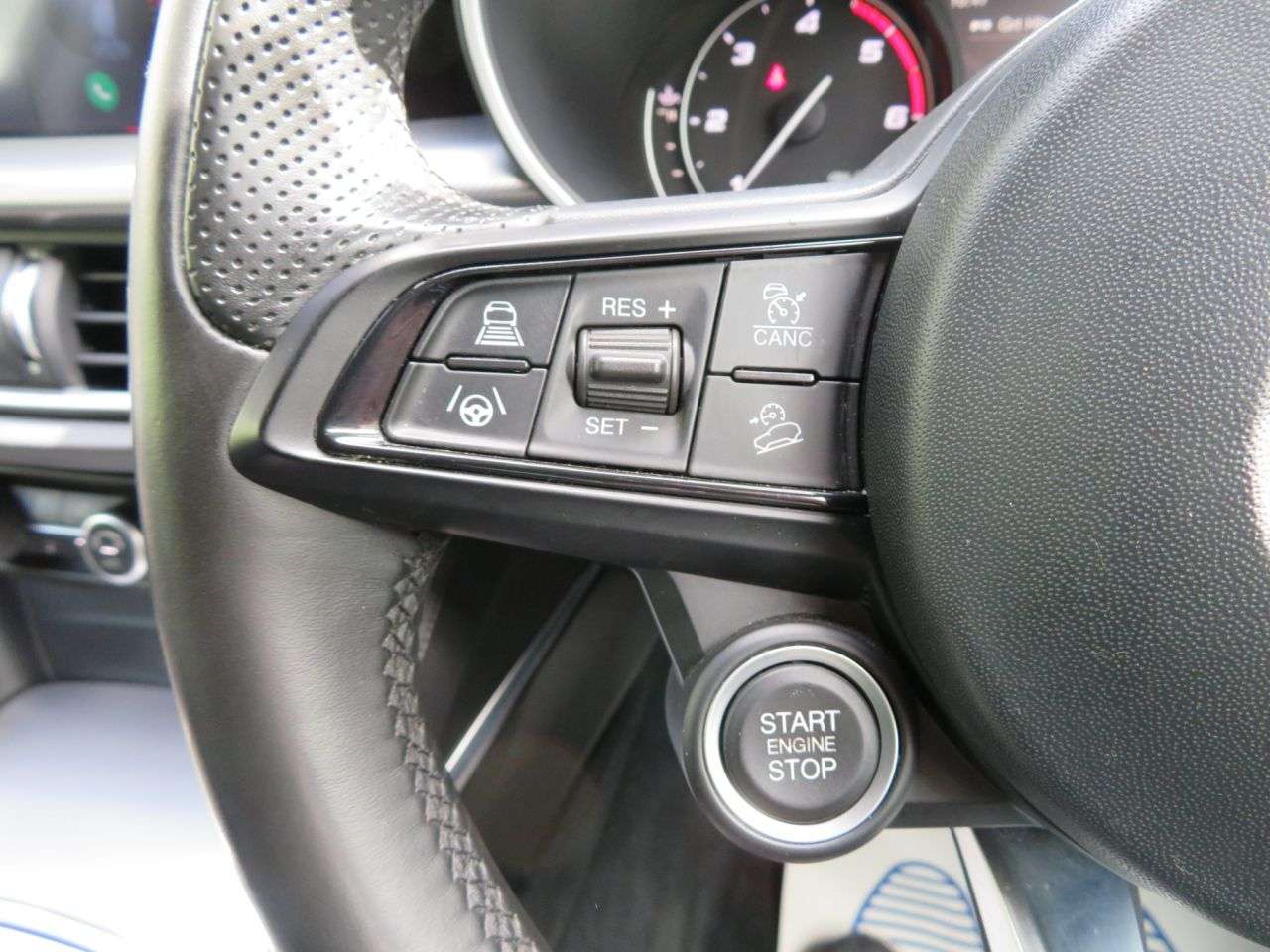 2021 ALFA ROMEO STELVIO 2021 ALFA ROMEO STELVIO