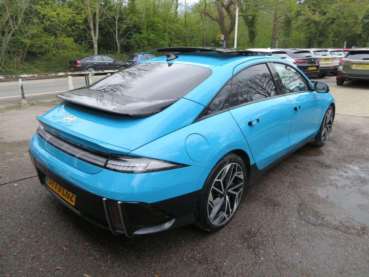 A 2023 HYUNDAI IONIQ 6 77.4kWh Ultimate Saloon 4dr Electric Automatic (228 ps) A 2023 HYUNDAI IONIQ 6 77.4kWh Ultimate Saloon 4dr Electric Automatic (228 ps)