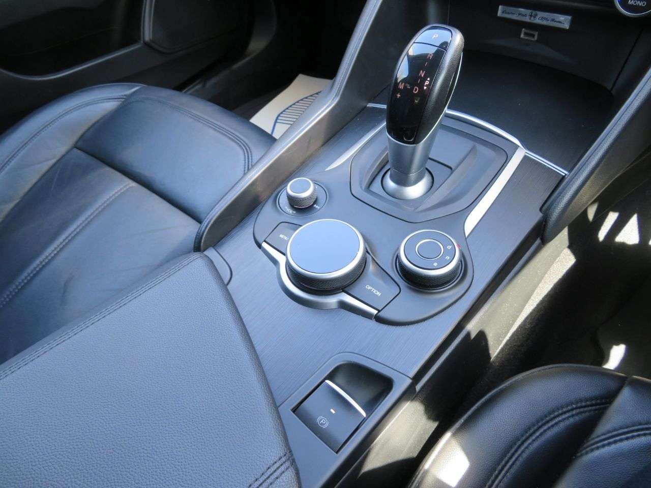 2017 ALFA ROMEO GIULIA 2017 ALFA ROMEO GIULIA