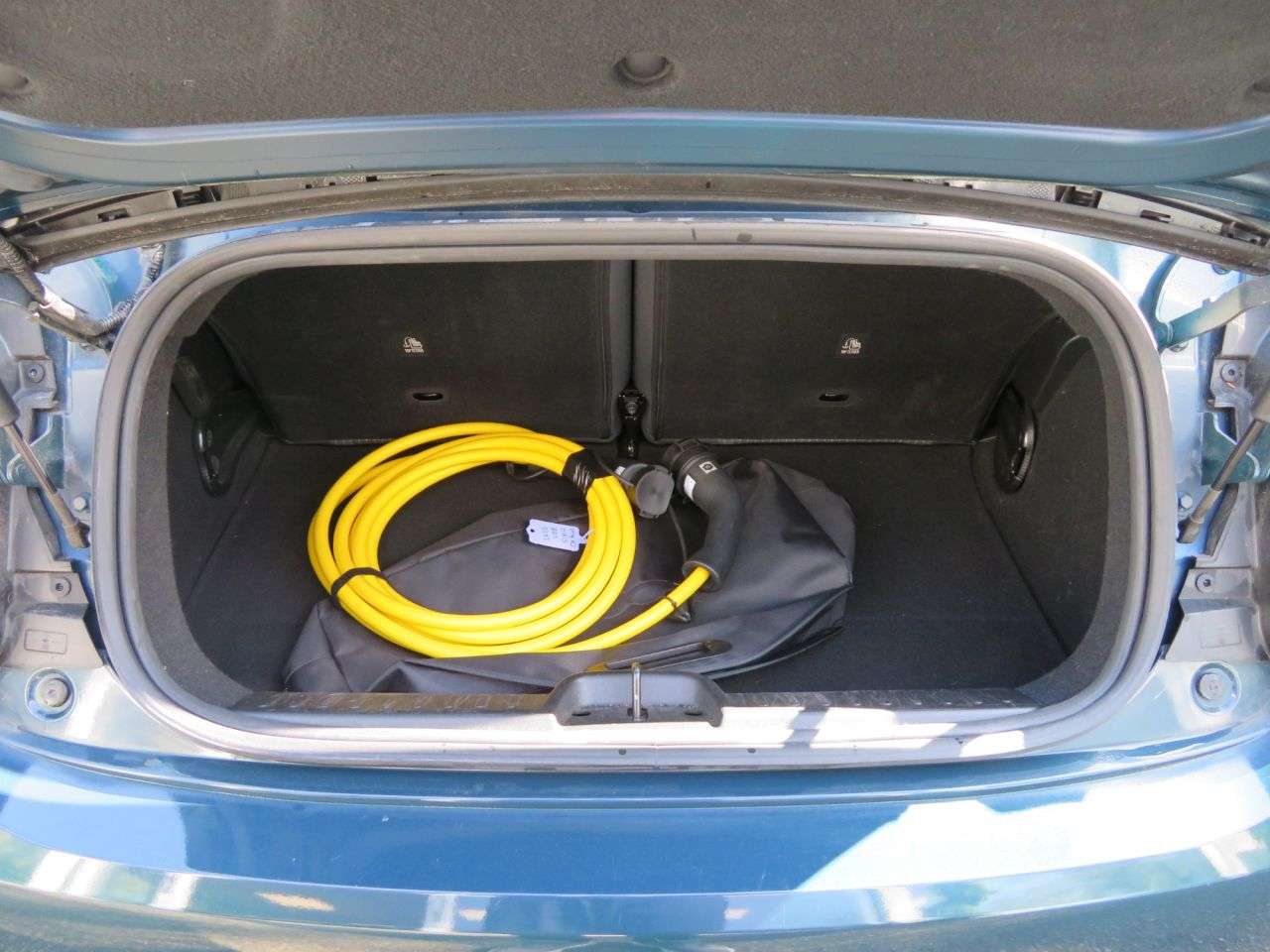 2023 FIAT 500E C 2023 FIAT 500E C