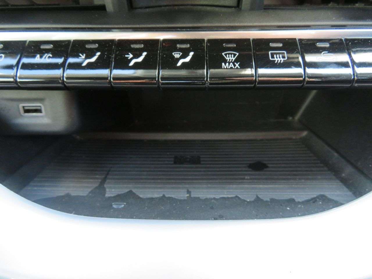 A 2023 FIAT 500E C 42kWh Icon Convertible 2dr Electric Automatic (118 ps) *OVER £1,000 EXTRAS* A 2023 FIAT 500E C 42kWh Icon Convertible 2dr Electric Automatic (118 ps) *OVER £1,000 EXTRAS*