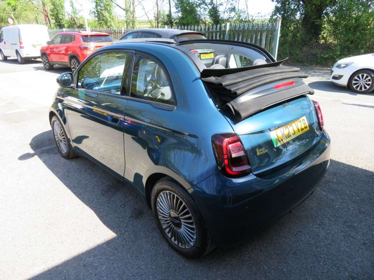 2023 FIAT 500E C 2023 FIAT 500E C