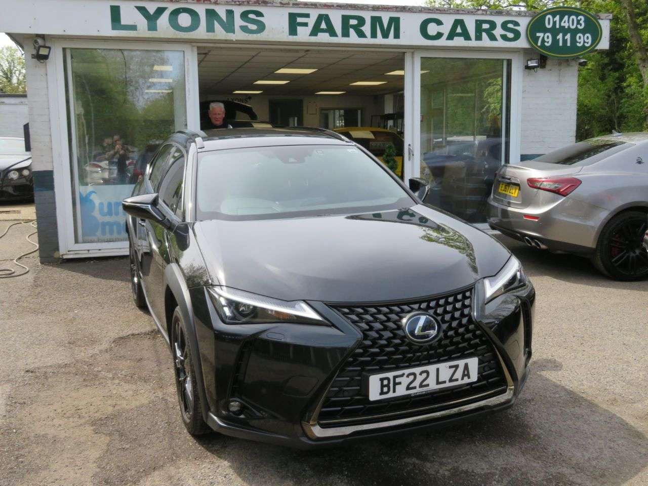 A 2022 LEXUS UX 2.0 250h SUV 5dr Petrol Hybrid E-CVT Euro 6 (s/s) (184 ps) Automatic 18" AL A 2022 LEXUS UX 2.0 250h SUV 5dr Petrol Hybrid E-CVT Euro 6 (s/s) (184 ps) Automatic 18" AL