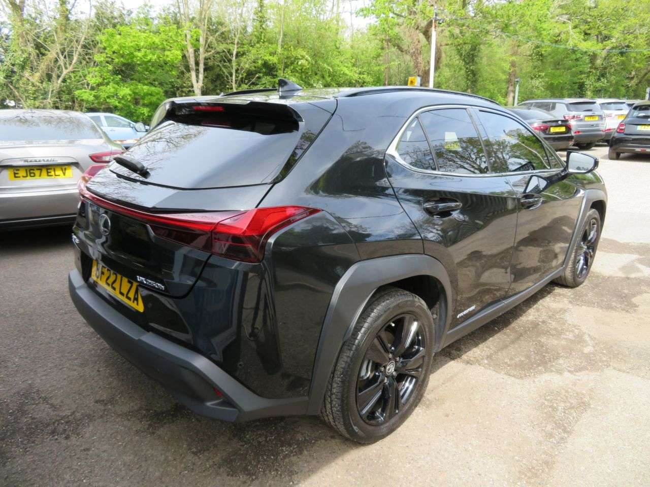 A 2022 LEXUS UX 2.0 250h SUV 5dr Petrol Hybrid E-CVT Euro 6 (s/s) (184 ps) Automatic 18" AL A 2022 LEXUS UX 2.0 250h SUV 5dr Petrol Hybrid E-CVT Euro 6 (s/s) (184 ps) Automatic 18" AL