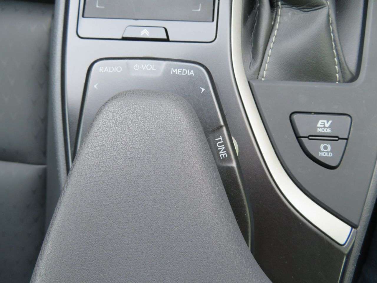 2022 LEXUS UX 2022 LEXUS UX
