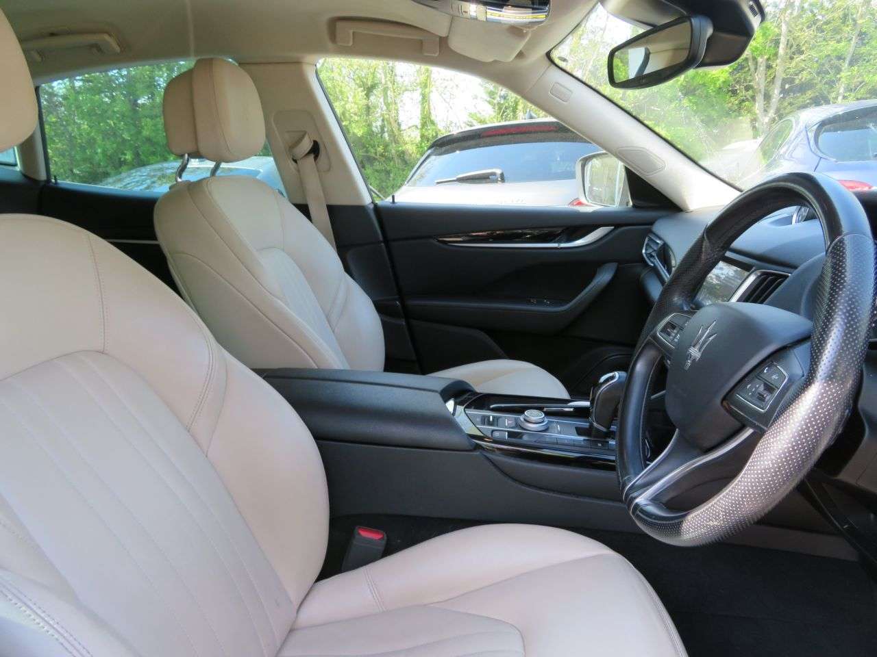 A 2018 MASERATI LEVANTE 3.0D V6 SUV 5dr Diesel ZF 4WD Euro 6 (s/s) (275 ps) Automatic 20" NEREO DES A 2018 MASERATI LEVANTE 3.0D V6 SUV 5dr Diesel ZF 4WD Euro 6 (s/s) (275 ps) Automatic 20" NEREO DES