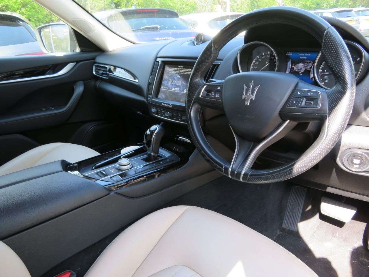 2018 MASERATI LEVANTE 2018 MASERATI LEVANTE