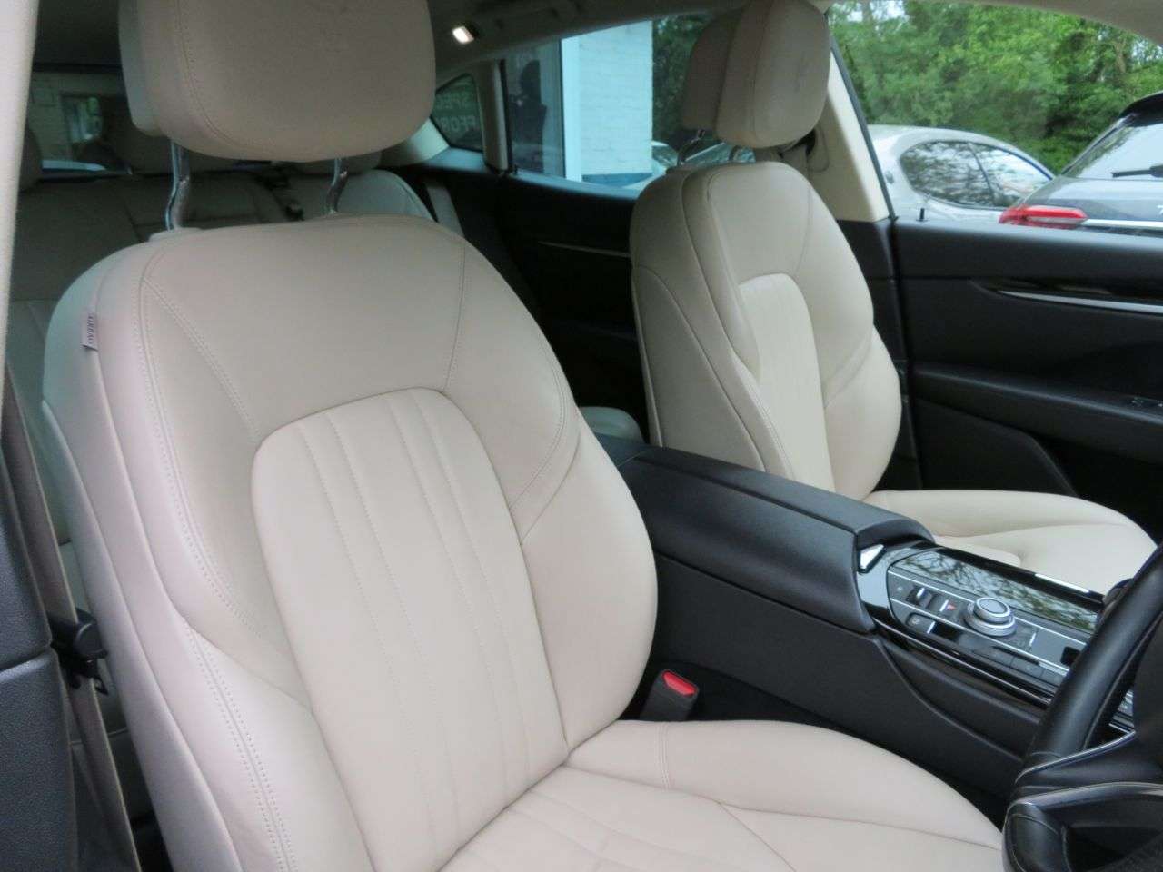 A 2018 MASERATI LEVANTE 3.0D V6 SUV 5dr Diesel ZF 4WD Euro 6 (s/s) (275 ps) Automatic 20" NEREO DES A 2018 MASERATI LEVANTE 3.0D V6 SUV 5dr Diesel ZF 4WD Euro 6 (s/s) (275 ps) Automatic 20" NEREO DES