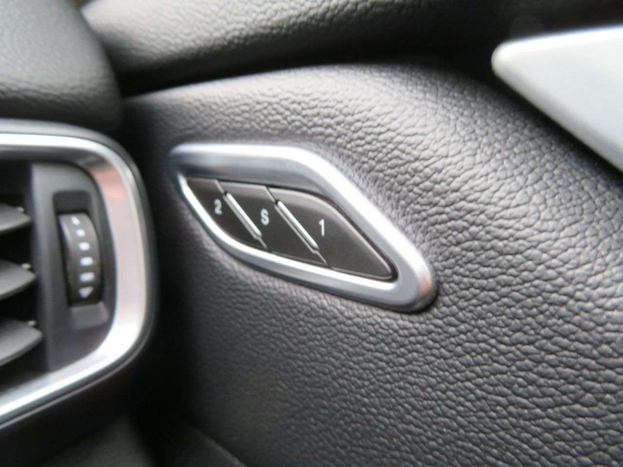 2018 MASERATI LEVANTE 2018 MASERATI LEVANTE
