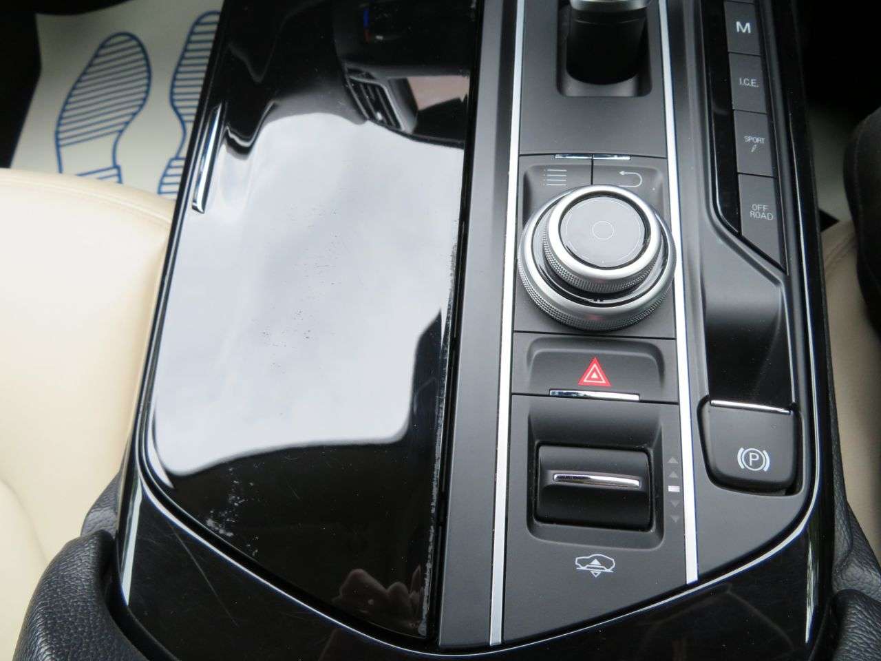 2018 MASERATI LEVANTE 2018 MASERATI LEVANTE